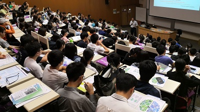 More than 800 visitors attended the admission talks held by the Faculty.